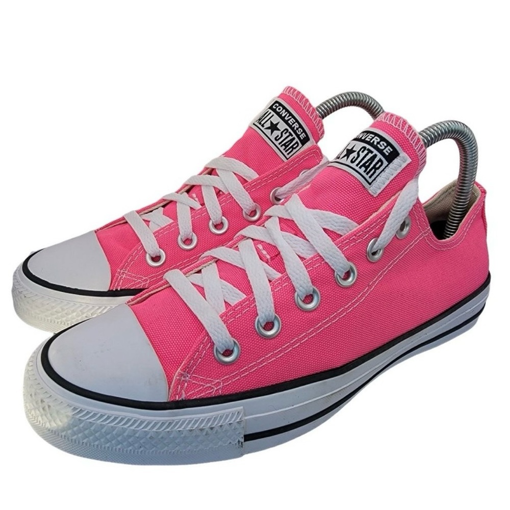 Hot pink converse